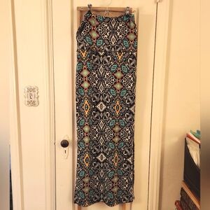 Stylish Black and Multicolor Patterned Skirt Charlotte Russe